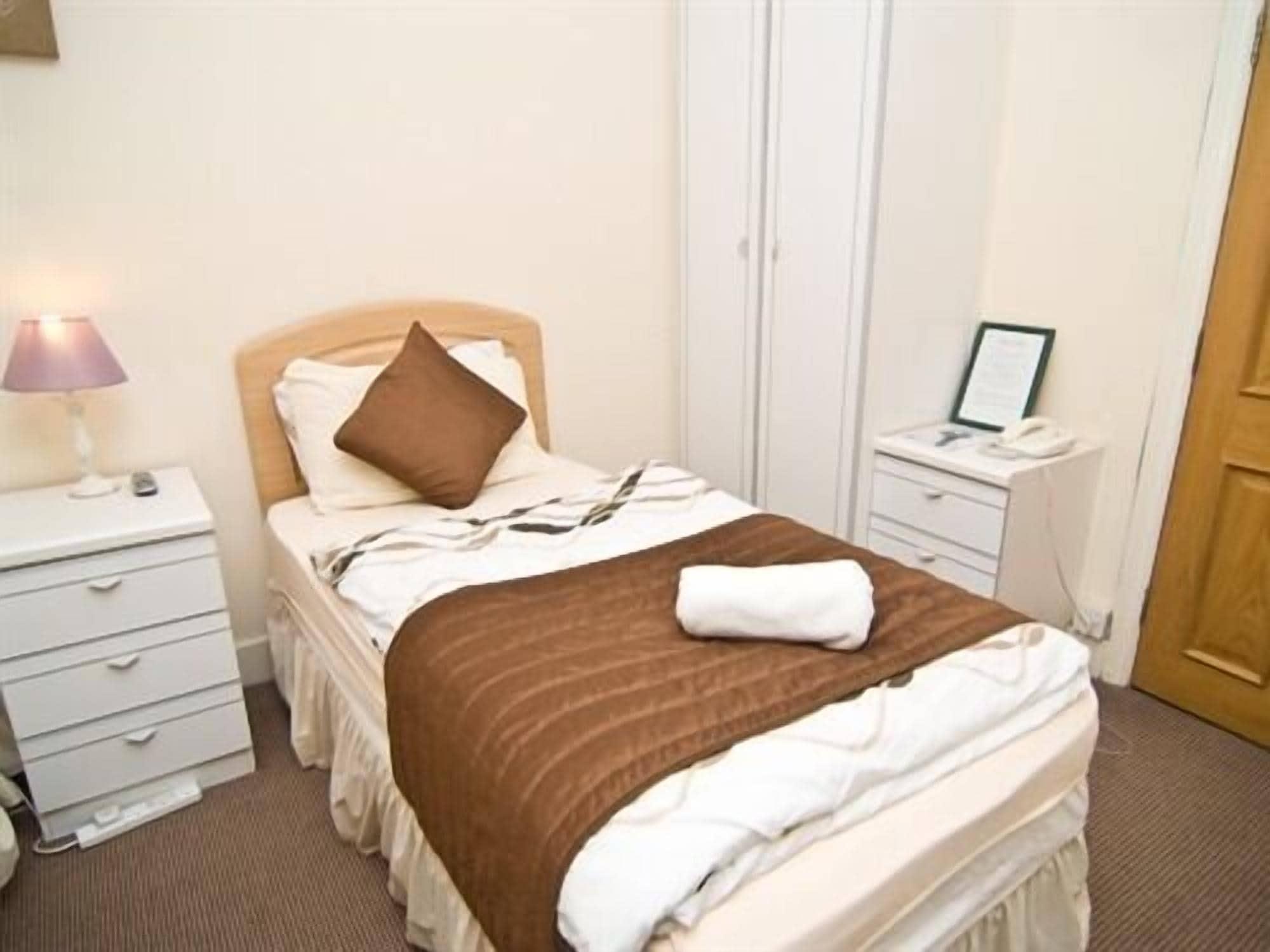 Skylark Guest House Hounslow Exterior photo